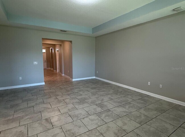 Building Photo - 4916 Lotta Ct