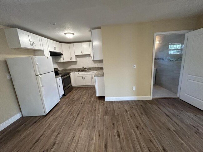 Foto del edificio - 1022 N Swindell Ave