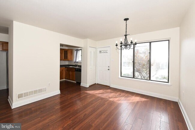 Foto del edificio - 7601 Crittenden St