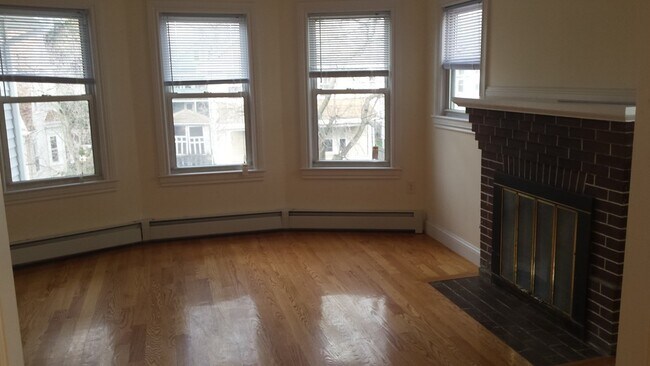 Building Photo - 43 Lunt St