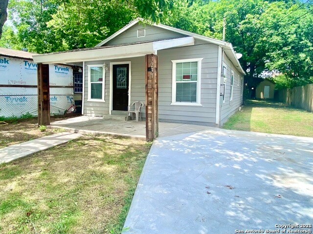 Building Photo - 3237 Colima St