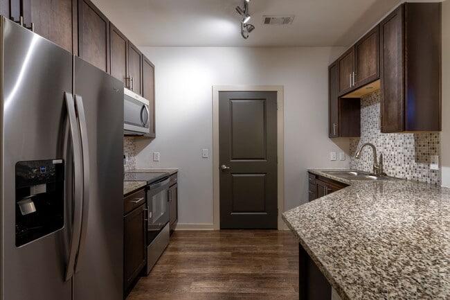 Building Photo - Artisan on 18th