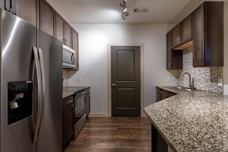 Building Photo - Artisan on 18th