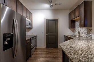 Building Photo - Artisan on 18th