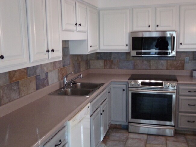 Foto del edificio - COMING SOON! 4 Bed 2.5 Bath Beavercreek Home!