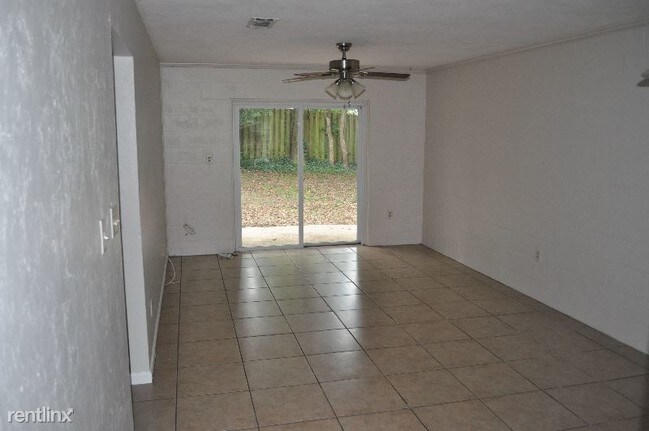 Building Photo - 2 br, 1 bath Apartment - 1932 Shelby Ct