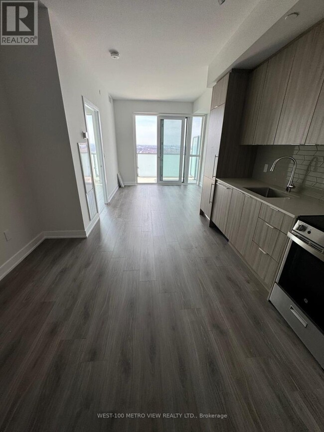 Building Photo - 430-2430 Square One Dr