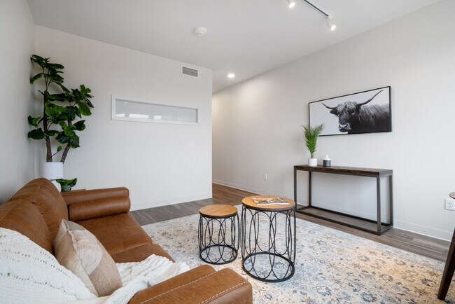 Foto del edificio - The Residence at Willow Falls