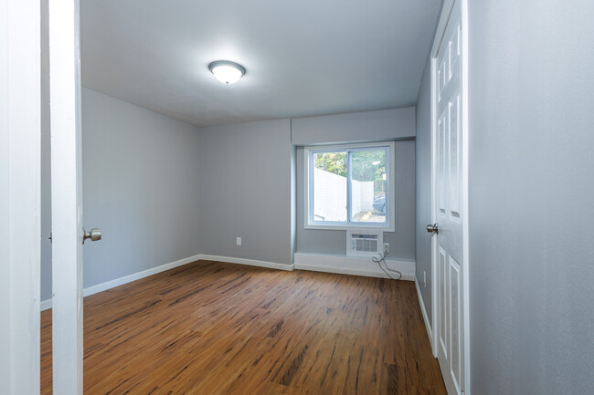 Building Photo - 4112 N 48th St