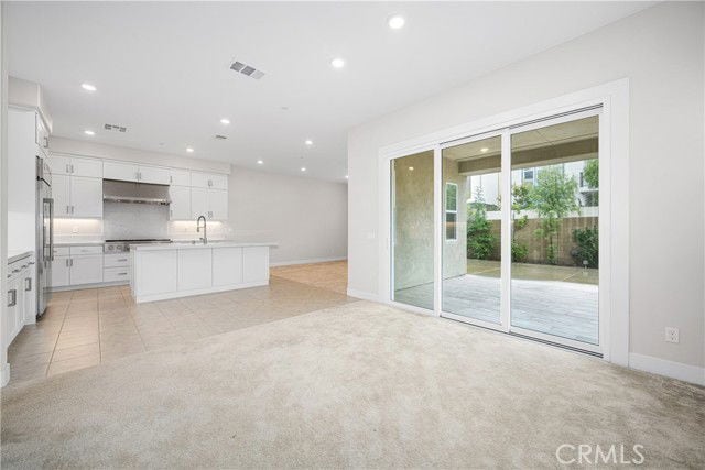 Building Photo - 229 Chorus