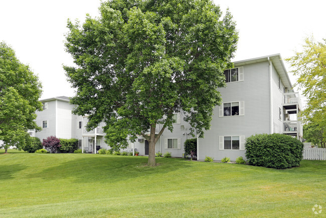 Building - Centennial Place Apartments