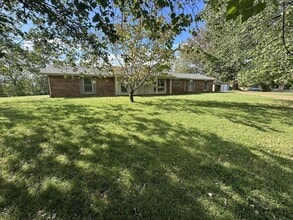 Building Photo - 341 Hickory Dr