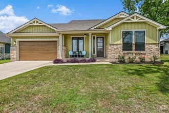 Building Photo - 224 Charli Cir