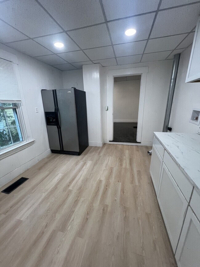 Foto del edificio - 718 S Main St