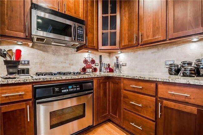 Building Photo - 4855-4104 Ivy Ridge Dr SE