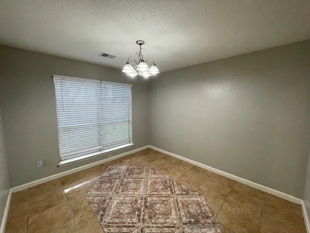 Foto del edificio - 7715 Spruce Haven Dr