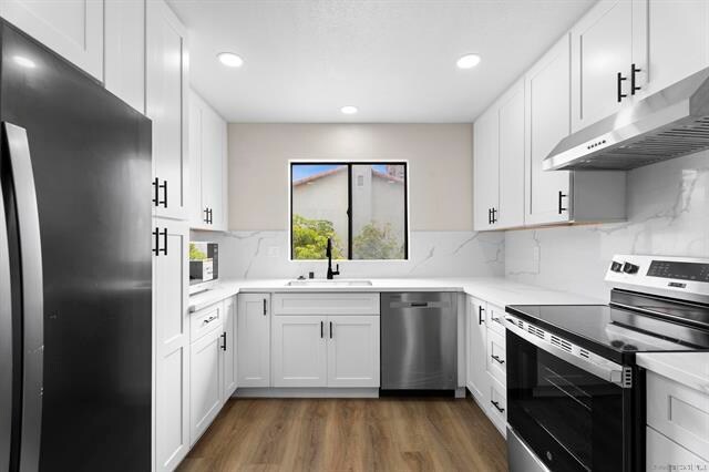 Building Photo - 3878 La Jolla Village Dr
