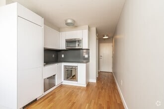 Building Photo - 730 St Clarens Ave
