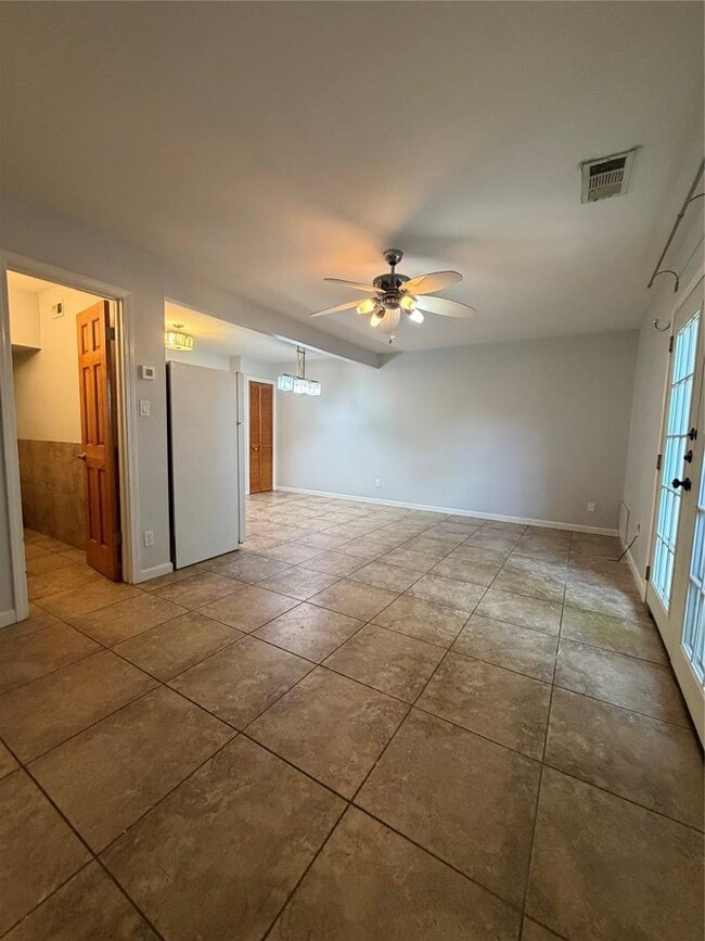 Building Photo - 2303 Barton Village Cir