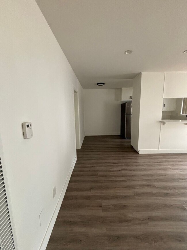 Foto del edificio - Upgraded 1 Bedroom In Torrance with Parkin...