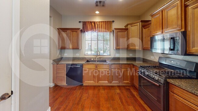 Foto del edificio - 1316 S Martingale Rd