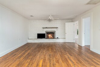 Building Photo - 15 Shem Dr