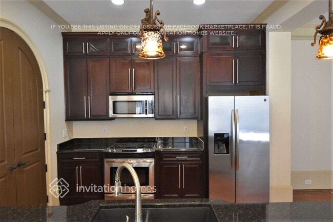 Building Photo - 417 Falling Water Ave