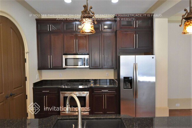 Foto del edificio - 417 Falling Water Ave