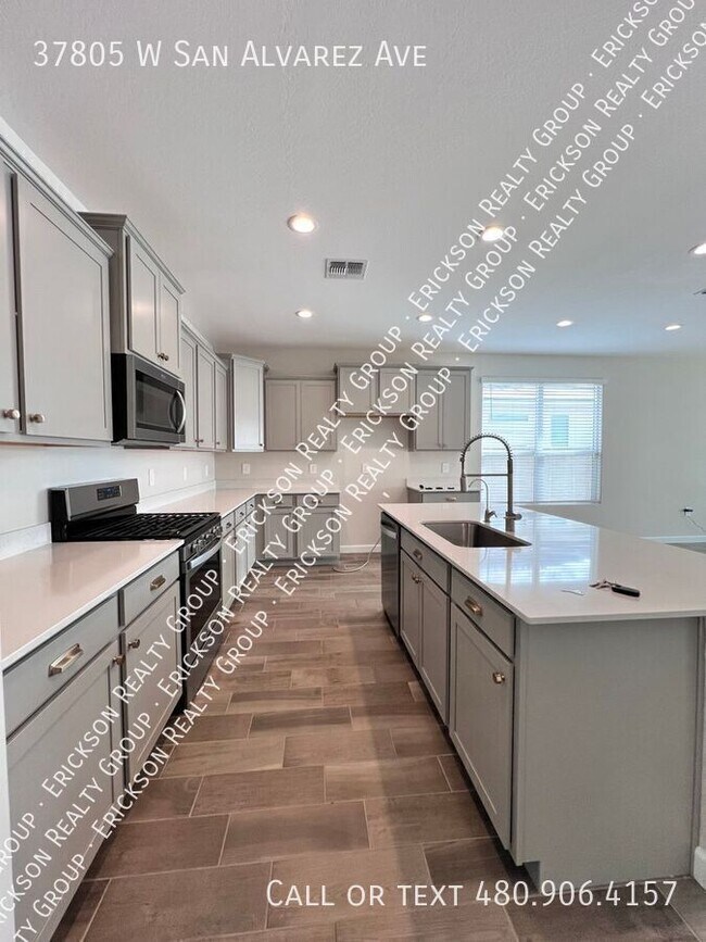 Foto del edificio - 37805 W San Alvarez Ave