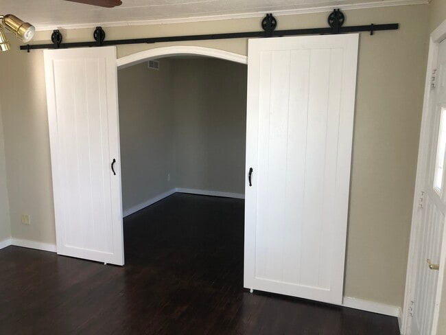 Foto del edificio - 1006 N Brobst St