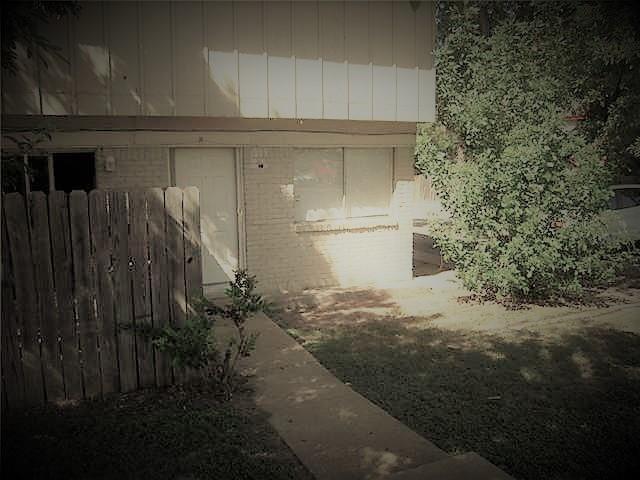 Building Photo - 8901 Tronewood Dr