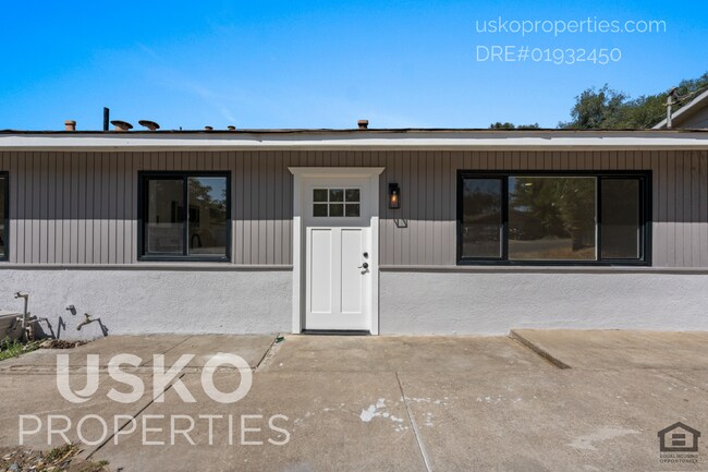 Building Photo - 3879 Circle Dr