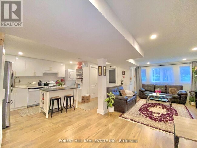 Building Photo - 55 Toporowski Ave