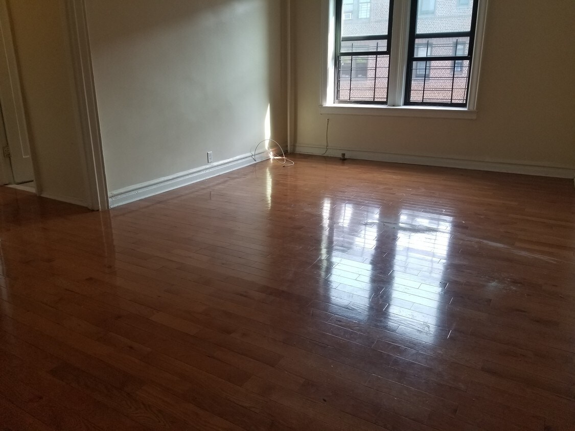 Primary Photo - 237 Linden Blvd