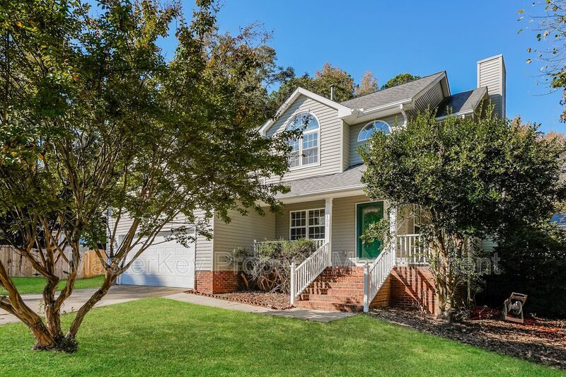 Primary Photo - 105 Grandtree Ct