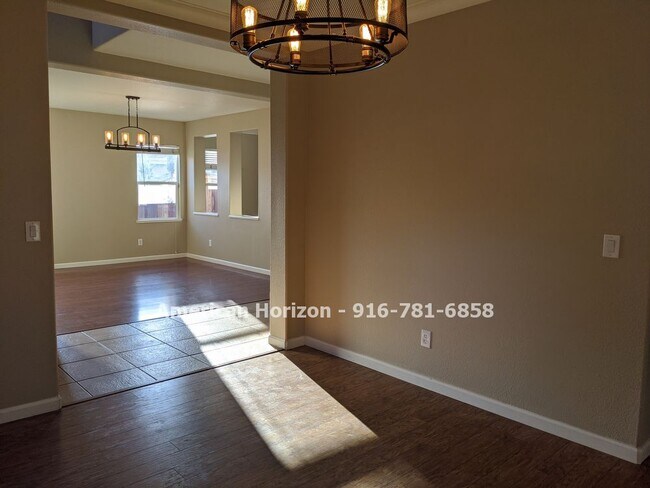 Building Photo - LEASED---Rare Rental Solar 6 bedroom with