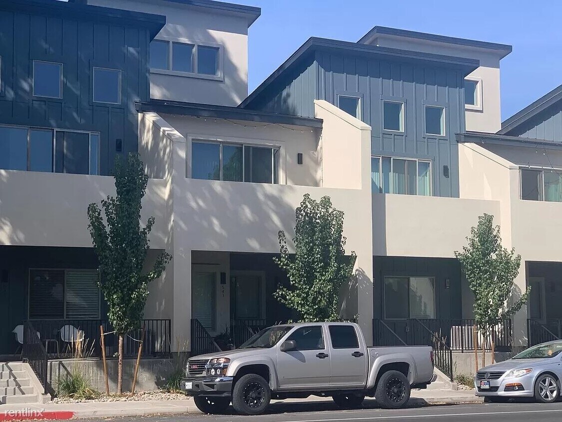 Primary Photo - 2 br, 2 bath Townhome - 110 Bell St