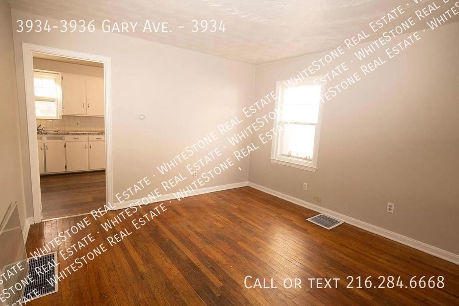 3934-3936 Gary Ave Unit 3934, Lorain, OH 44055 - Room for Rent in 