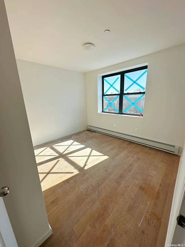 Foto del edificio - 106-25 50th Ave