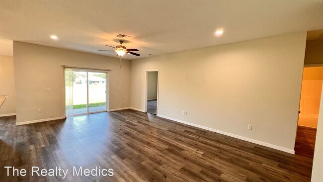 Foto del edificio - 2 br, 2 bath House - 7801 Valencia Rd