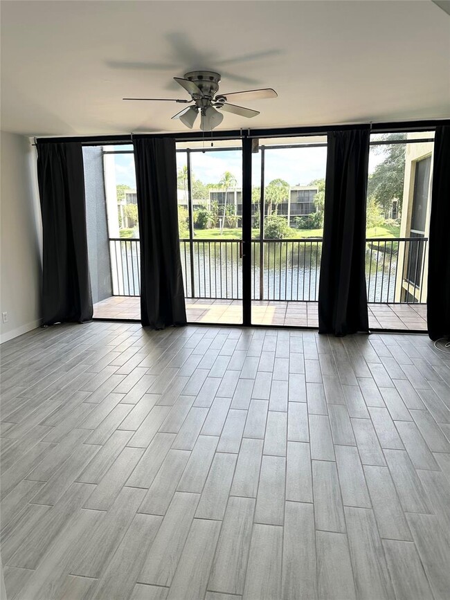 Foto del edificio - 2930 SW 87th Ter