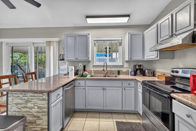 Building Photo - BEAUTIFUL SINGLE-STORY HOME LOCATED IN LAS VEGAS