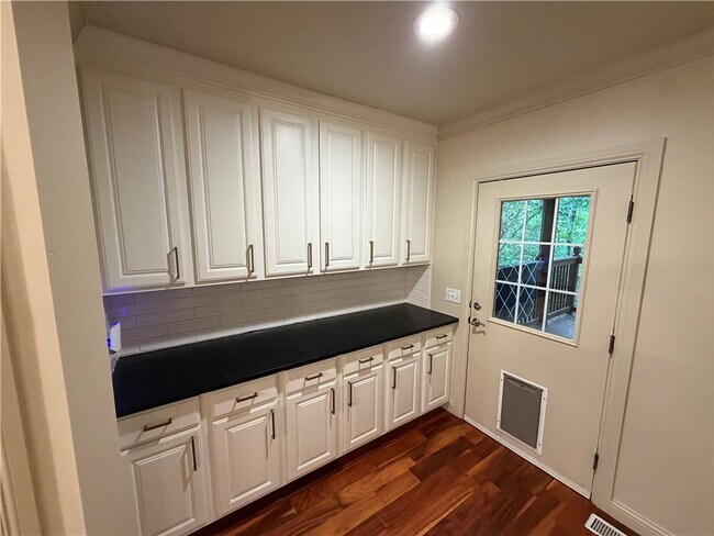 Building Photo - 3121 N Tartan Way