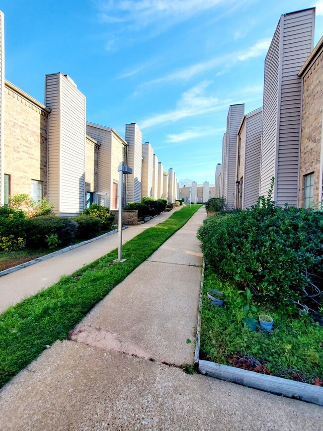 Foto del edificio - Ridgecrest Condo