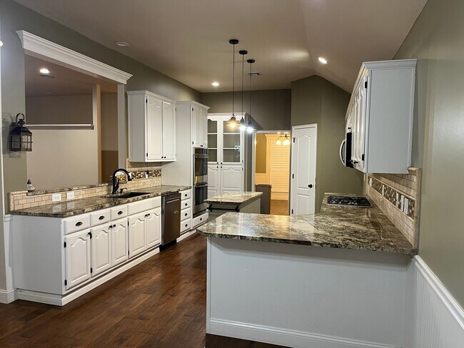 Foto del edificio - 4308 S Walnut Ave
