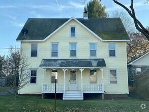 Building Photo - 12 Alden Pl