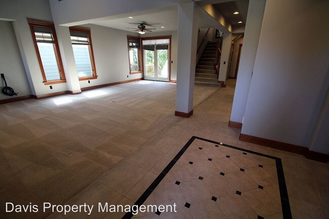 Foto del edificio - 6772 Waterton Cir