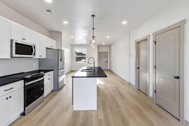 Foto del edificio - Modern 3-Bedroom Home for Rent– Brand New Construction!