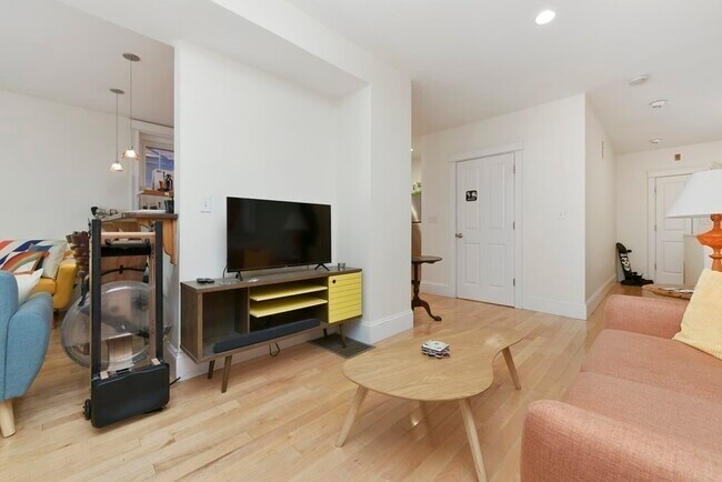 Building Photo - 73 Lubec St