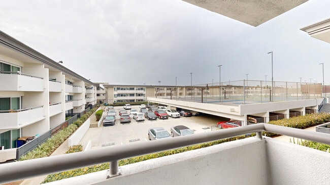 Interior Photo - Eight 80 Newport Beach